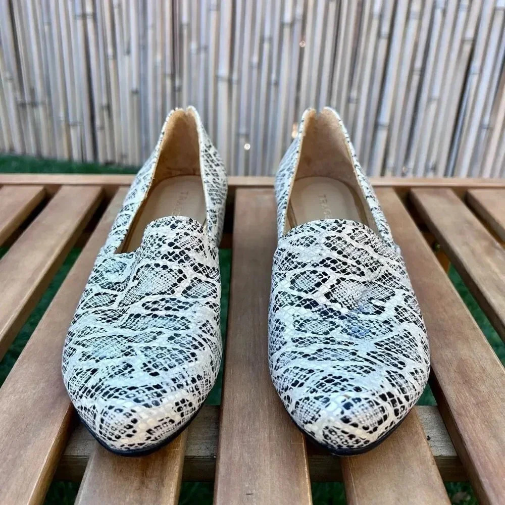 Tracey Neuls Black & White Snake Skin Print Slip On Block‎ Heel Loafer Size 36